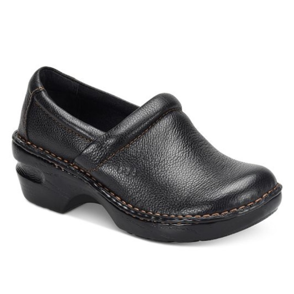 b.o.c NWOT Peggy Clogs